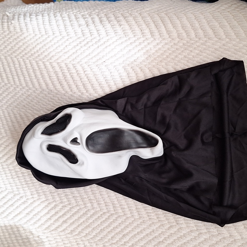 Scream Ghostface Mask Rubber Flexible Full Size NWOT